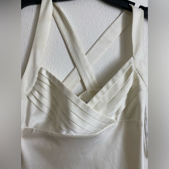 Calvin Klein Elegant Cream Sleeveless Dress - Picture 5 of 11